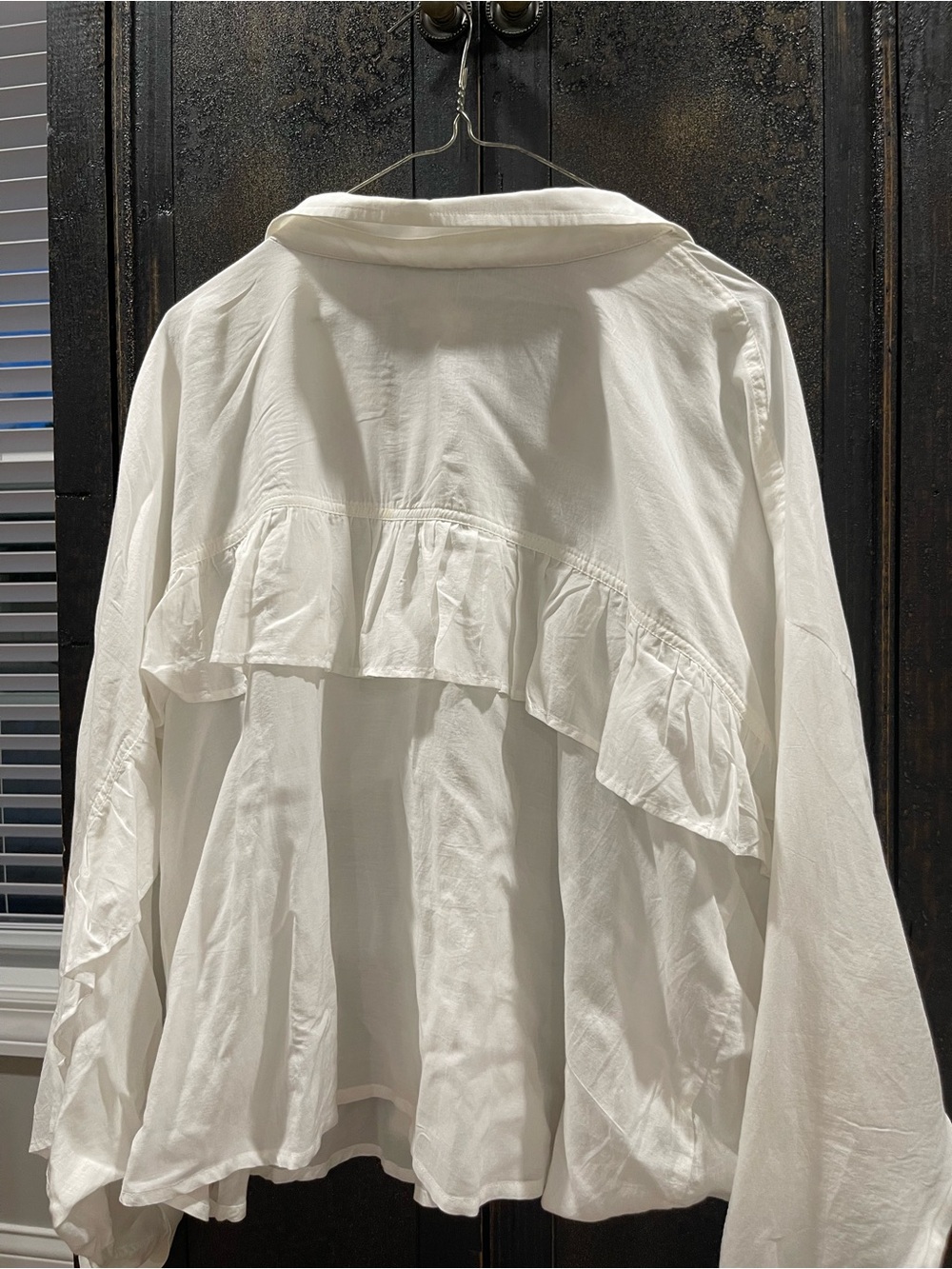 Oversized White Button-Up Shirt - Picture 4 of 7